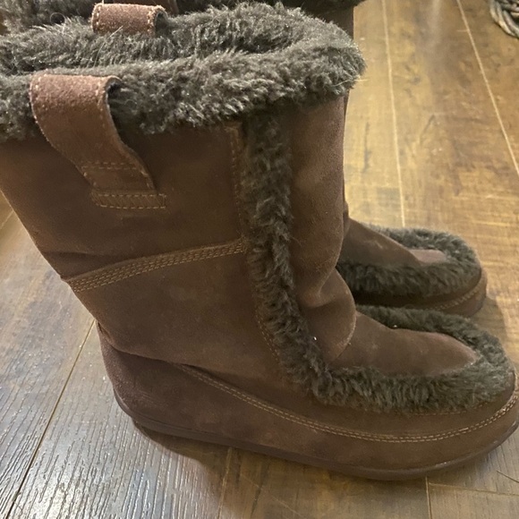 Timberland Brown suede Mukluks - Picture 3 of 7
